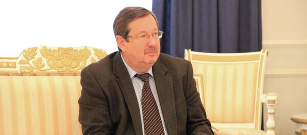 Игорь Лякин-Фролов на встрече с ведущими представителями СМИ Игорь Лякин-Фролов на встрече с ведущими представителями СМИ - Sputnik Узбекистан