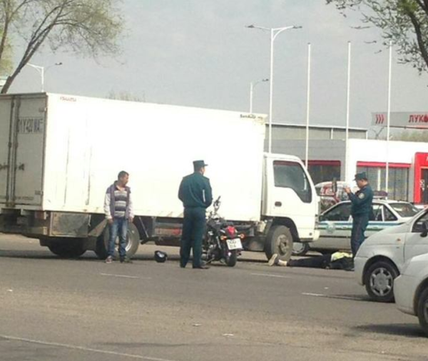 Мотоциклист погиб в ДТП в Ташкенте Мотоциклист погиб в ДТП в Ташкенте - Sputnik Ўзбекистон