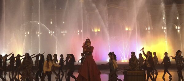 Фонтаны на главной площади Еревана снова запели Фонтаны на главной площади Еревана снова запели - Sputnik Узбекистан