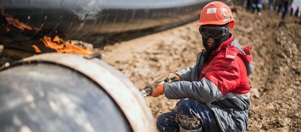 Строительство магистрального газопровода Бухарский газоносный район — Ташкент — Бишкек — Алматы - Sputnik Узбекистан