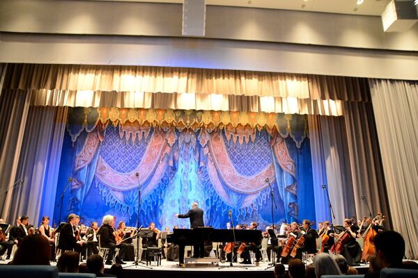 Симфонический оркестр Мариинского театра выступает в Ташкенте - Sputnik Узбекистан