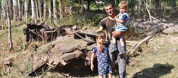 Таджикистанец с детьми от русской жены - Sputnik Узбекистан