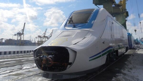 Высокоскоростной испанский поезд TALGO-250 для Узбекской железной дороги - Sputnik Узбекистан