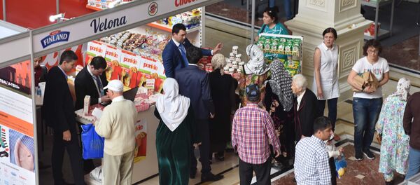 Выставка ярмарка продукции промышленных товаров Республики Узбекистан 2017 - Sputnik Узбекистан