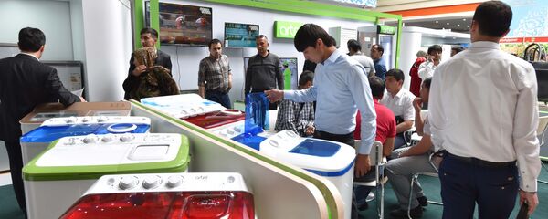 Выставка ярмарка продукции промышленных товаров Республики Узбекистан 2017 Выставка ярмарка продукции промышленных товаров Республики Узбекистан 2017 - Sputnik Ўзбекистон