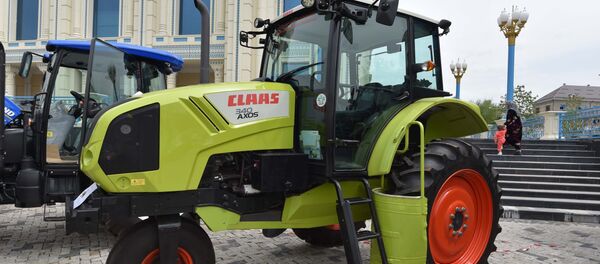 Ўзбекистон саноати маҳсулотлари Тожикистонда ўтказилган ярмаркада намойиш этилди. Ўзбекистон саноати маҳсулотлари Тожикистонда ўтказилган ярмаркада намойиш этилди. - Sputnik Ўзбекистон