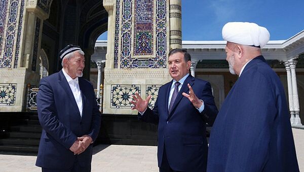 Шавкат Мирзиёев посетил мемориальный комплекс Имама Бухари - Sputnik Ўзбекистон