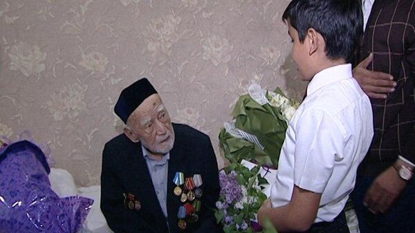 Поздравление ветерана - Sputnik Ўзбекистон