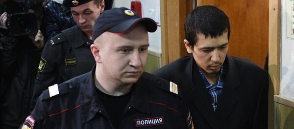 Peterburgdagi terakt tashkilotchilaridan biri sifatida gumonlanayotgan Abror Azimov (o‘ngda) - Sputnik O‘zbekiston