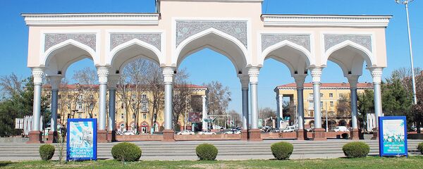 Тошкентдаги Алишер Навоий номли боғ Тошкентдаги Алишер Навоий номли боғ - Sputnik Ўзбекистон