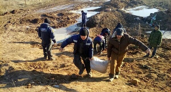 Remont dambi na stansii Razyezd 42 v Akmolinskoy oblasti - Sputnik O‘zbekiston