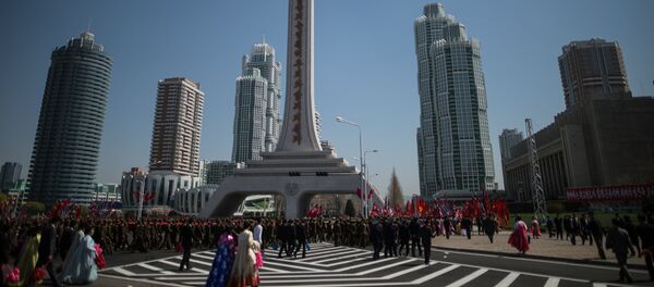 Церемония открытия нового жилого комплекса на улице Рёмён в Пхеньяне Церемония открытия нового жилого комплекса на улице Рёмён в Пхеньяне - Sputnik Ўзбекистон