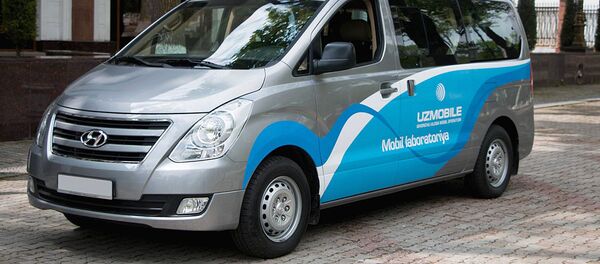 Машина мобильной лаборатории оператора связи Uzmobile - Sputnik Ўзбекистон