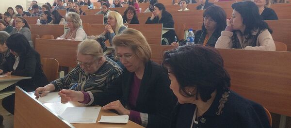 Студенты в аудитории в Ташкенте Студенты в аудитории в Ташкенте - Sputnik Ўзбекистон