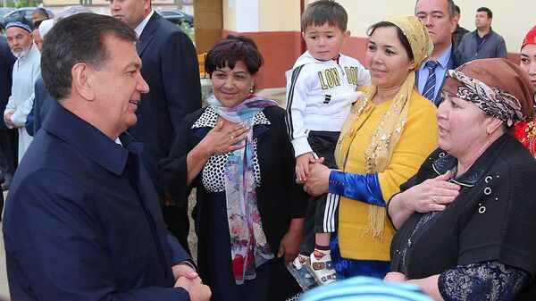 Шавкат Мирзиёев встретился с жителями Джизакской области Шавкат Мирзиёев встретился с жителями Джизакской области - Sputnik Узбекистан