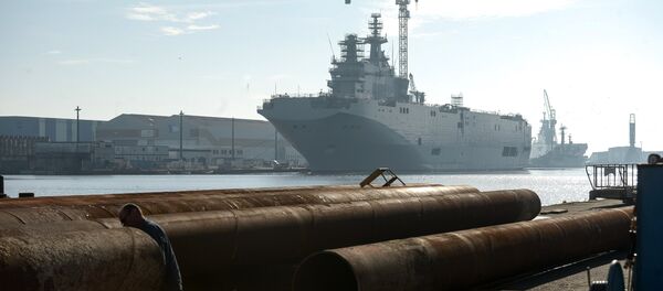 Вертолетоносец типа Мистраль во Франции Вертолетоносец типа Мистраль во Франции - Sputnik Узбекистан