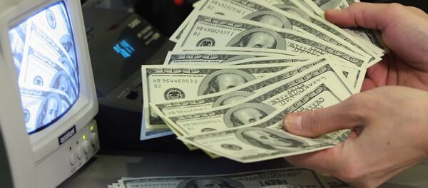 Проверка долларов на подлинность Проверка долларов на подлинность - Sputnik Ўзбекистон