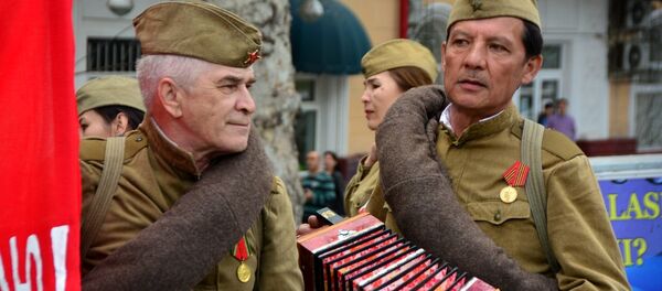 Марш автоколонны посвященный 9 Мая Марш автоколонны посвященный 9 Мая - Sputnik Узбекистан