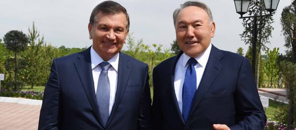 Встреча Нурсултана Назарабаева и Шавката Мирзиёева в Казахстане Встреча Нурсултана Назарабаева и Шавката Мирзиёева в Казахстане - Sputnik Ўзбекистон