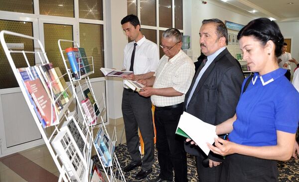 Виноградовские чтения – крупнейший форум русистов Узбекистана Виноградовские чтения – крупнейший форум русистов Узбекистана - Sputnik Узбекистан