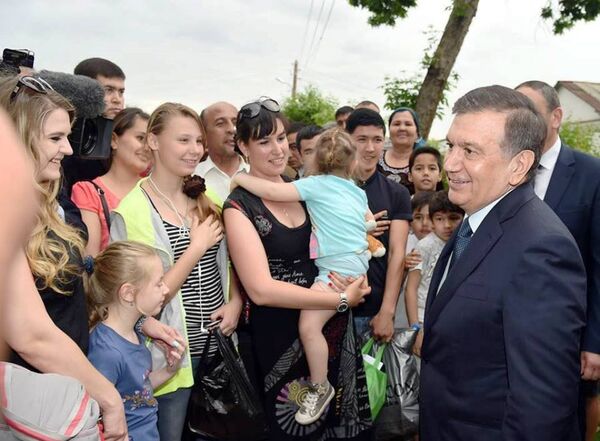 Шавкат Мирзиёев посетил в Яшнабадский район - Sputnik Узбекистан