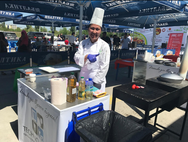 Узбекские повара завоевали серебро на фестивале Казан-мангал-2017 Узбекские повара завоевали серебро на фестивале Казан-мангал-2017 - Sputnik Узбекистан