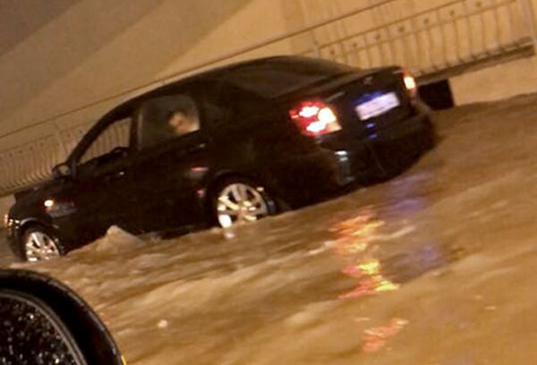 Ташкент снова оказался подтоплен из-за ливня Ташкент снова оказался подтоплен из-за ливня - Sputnik Узбекистан