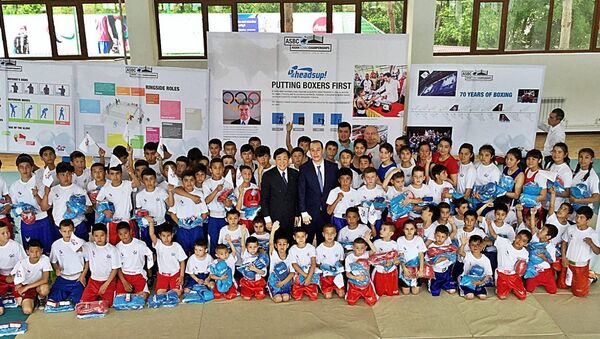 Prezident AIBA posetil v detskiy trenirovochniy sentr po boksu - Sputnik O‘zbekiston
