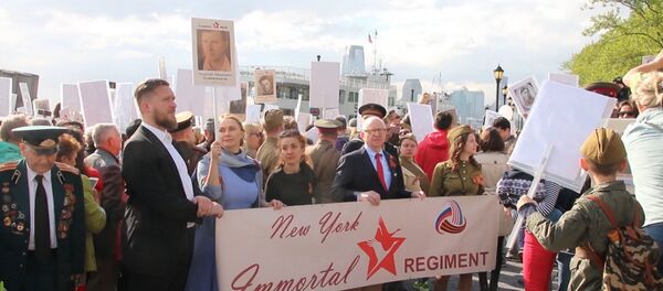 СПУТНИК_Бессмертный полк в Нью-Йорке - Sputnik Узбекистан