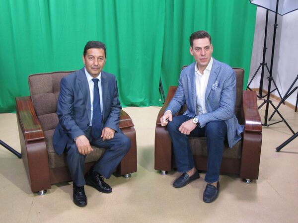 Дмитрий Дюжев исполнил главную роль в фильме Она студентки-первокурсницы Мухлисы Азизовой - Sputnik Узбекистан