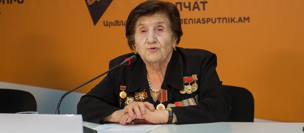 Видеомост, посвященный Дню Победы в Великой Отечественной войне. Розалия Абгарян - Sputnik Узбекистан