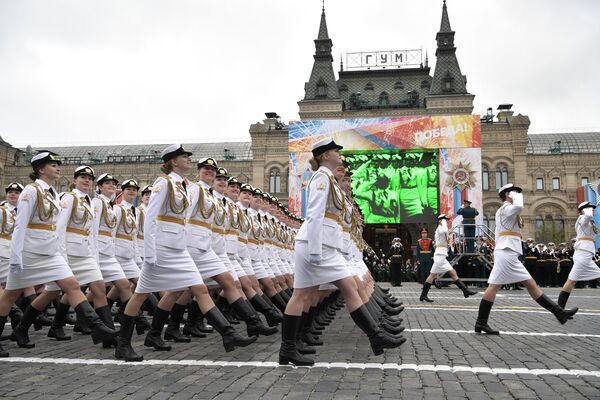 Военный парад, посвященный 72-й годовщине Победы в ВОВ - Sputnik Узбекистан