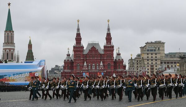 Военный парад, посвящённый 72-й годовщине Победы в ВОВ - Sputnik Узбекистан