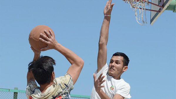 Баскетбольная площадка в парке - Sputnik Узбекистан