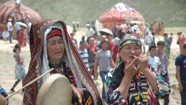 Фольклорные ансамбли представляли все области страны на фестивале Бойсун бахори - Sputnik Узбекистан