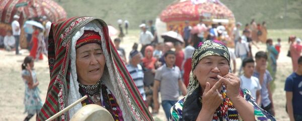 Фольклорные ансамбли представляли все области страны на фестивале Бойсун бахори Фольклорные ансамбли представляли все области страны на фестивале Бойсун бахори - Sputnik Ўзбекистон