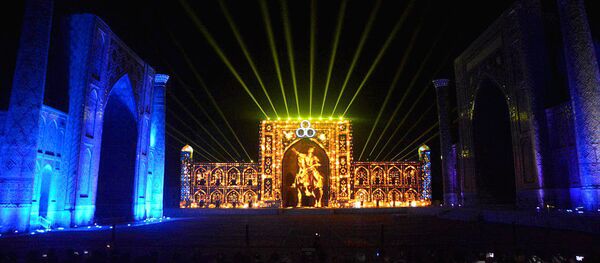 Светомузыкальное шоу 3D-mapping на площади Регистан Светомузыкальное шоу 3D-mapping на площади Регистан - Sputnik Узбекистан