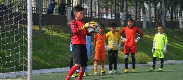 Ильяс Ахмедов, участник программы Футбол для дружбы (Football for Friendship) Ильяс Ахмедов, участник программы Футбол для дружбы (Football for Friendship) - Sputnik Ўзбекистон