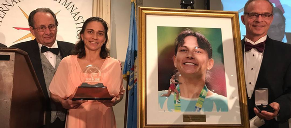 Оксана Чусовитина введена в Международный зал славы гимнастики - Sputnik Узбекистан