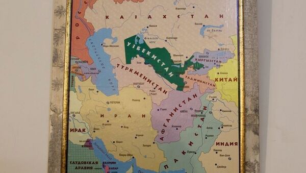 Открытие выставки Карта-Терра  из коллекции Рафаэля Еналиева - Sputnik Узбекистан