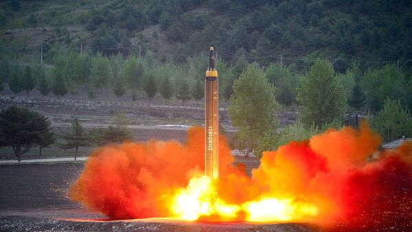 Испытания северокорейской баллистической ракеты - Sputnik Узбекистан