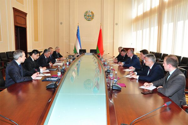 Делегация Генеральной прокуратуры Республики Беларусь во главе с Генеральным прокурором Республики Беларусь Конюком А.В. посетила с рабочим визитом Генеральную прокуратуру Республики Узбекистан - Sputnik Узбекистан