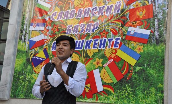 Для гостей выступали заслуженные артисты Узбекистана Руслан Гафаров и Мурат Хакимов Для гостей выступали заслуженные артисты Узбекистана Руслан Гафаров и Мурат Хакимов - Sputnik Узбекистан