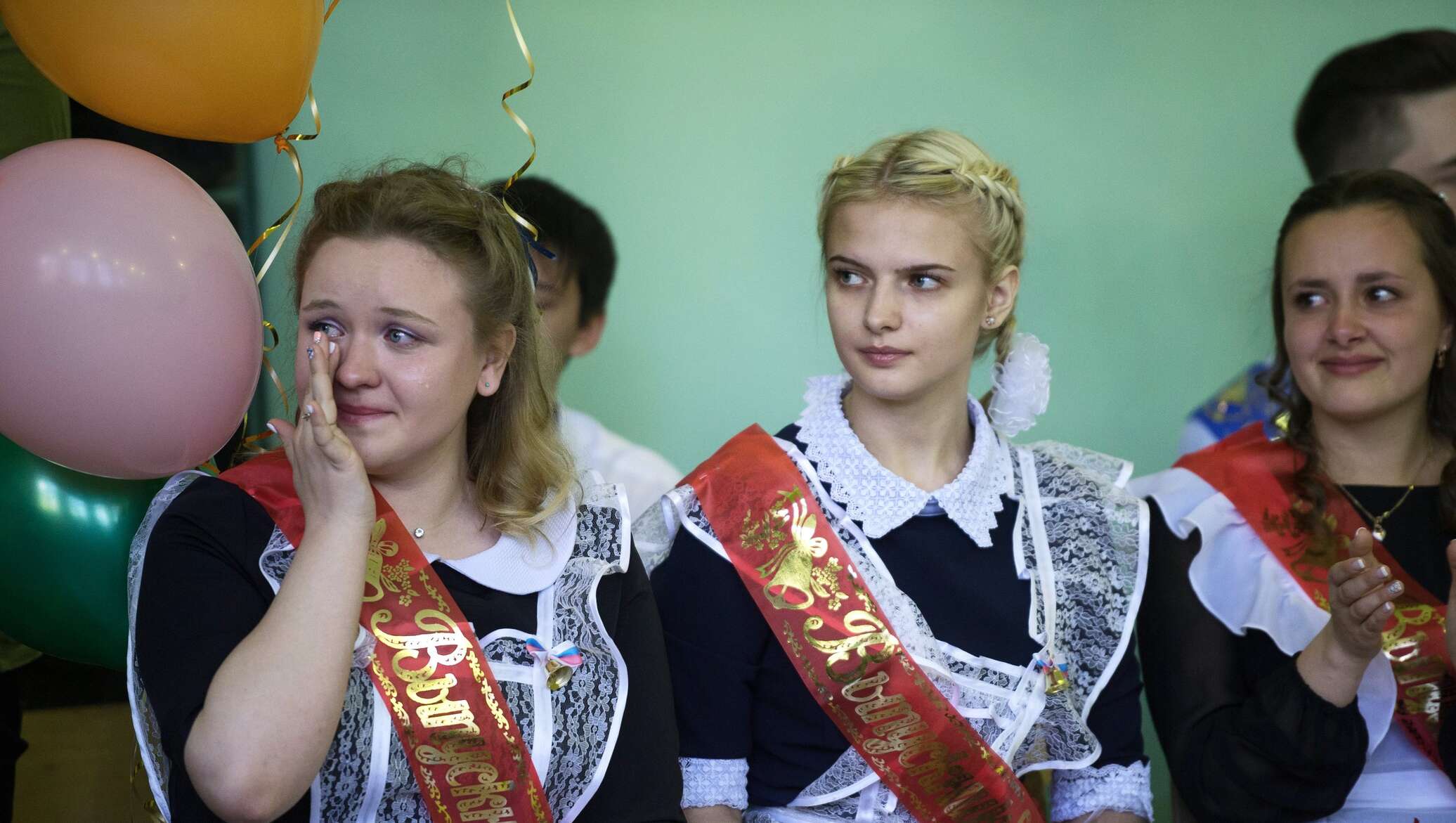 В гимназию после 9 класса. Ученицы 9 класса. последний звонок узбекистан.