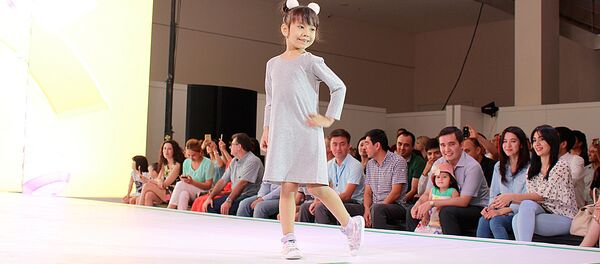 Фестиваль детской моды Болажонлар — Ширинтойлар во Дворце творчества молодежи Фестиваль детской моды Болажонлар — Ширинтойлар во Дворце творчества молодежи - Sputnik Узбекистан