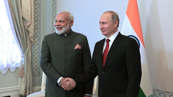 Президент РФ Владимир Путин и премьер-министр Индии Нарендра Моди (слева) - Sputnik Узбекистан