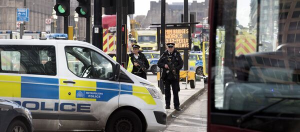 Ситуация на месте теракта у британского парламента Ситуация на месте теракта у британского парламента - Sputnik Ўзбекистон