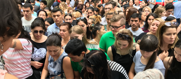 Стихийный сбор подписей под петицией к МВД с требованием выявить виновных в смерти Жасурбека Ибрагимова - Sputnik Узбекистан