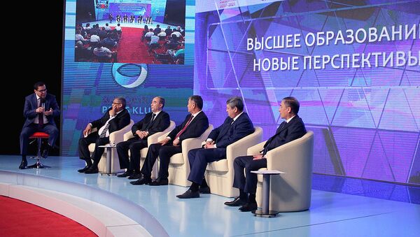 Заседание Международного Пресс-клуба (МПК), во время которого обсуждались проводимые реформы в системе высшего образования Республики Узбекистан - Sputnik Узбекистан