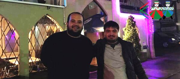 Ахмад и Шерзод в узбекском ресторане Ахмад и Шерзод в узбекском ресторане - Sputnik Узбекистан